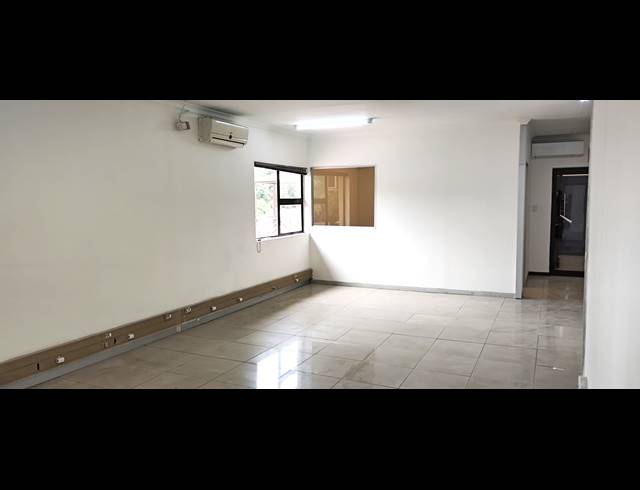 80M² BUSINESS CENTRE TO LET IN ELDORAIGNE